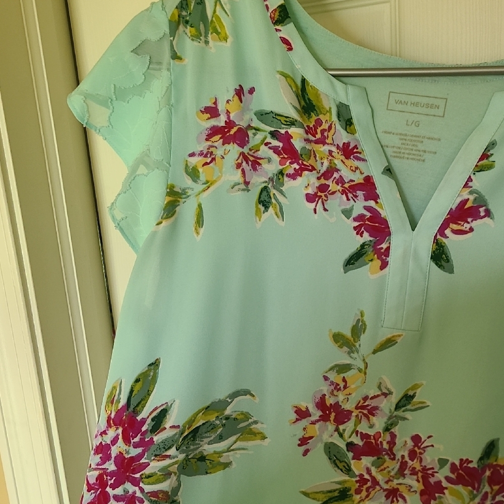 Floral Print Women's Top - Picture 3 of 5